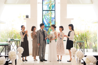 貸切チャペルでファミリーフォト♡