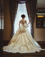 バックスタイルで魅せる華やぎドレス！