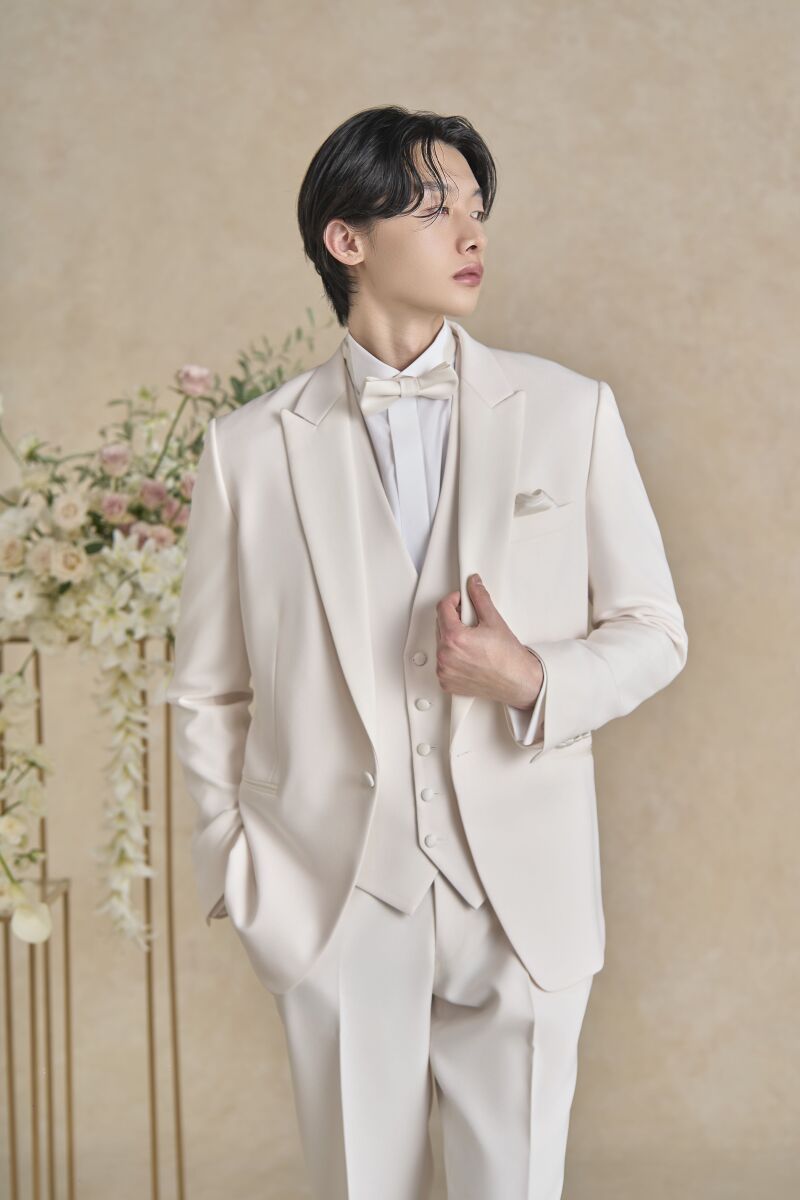 エレガンスが際立つフォーマルタキシード【Fresco-フレスコ-】