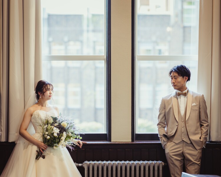 クラシカルなゴシックの世界観で、印象的な一枚