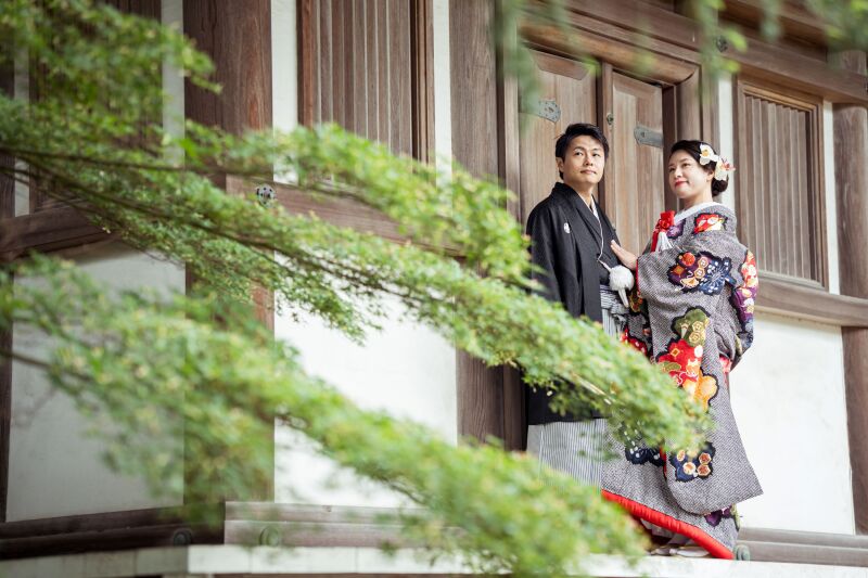緑ゆたかな都内の寺院で記念の一枚を【高輪】