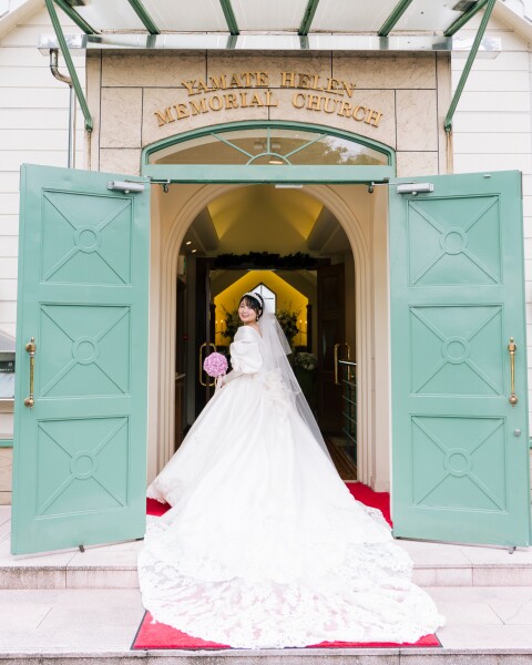 山手のチャペルで、想いが形になる一枚