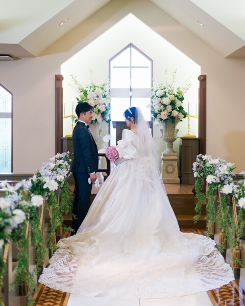 山手のチャペルで、想いが形になる一枚