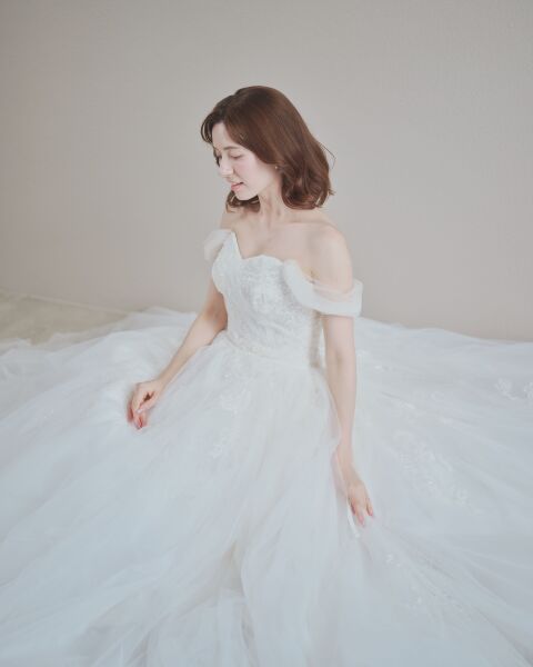 輝きが散りばめられたドレス【Ratna -ラトナ-】