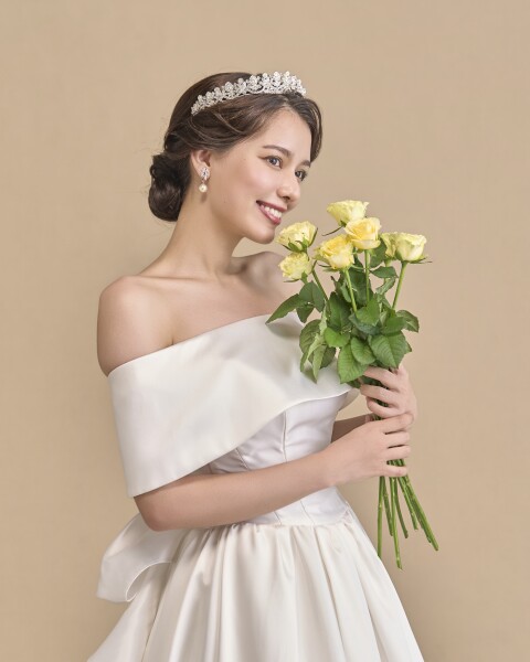 ティアラで叶える憧れのウエディングフォト♪