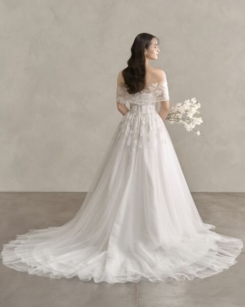 軽やかでクラシックなドレス【Merrily -メリリー-】