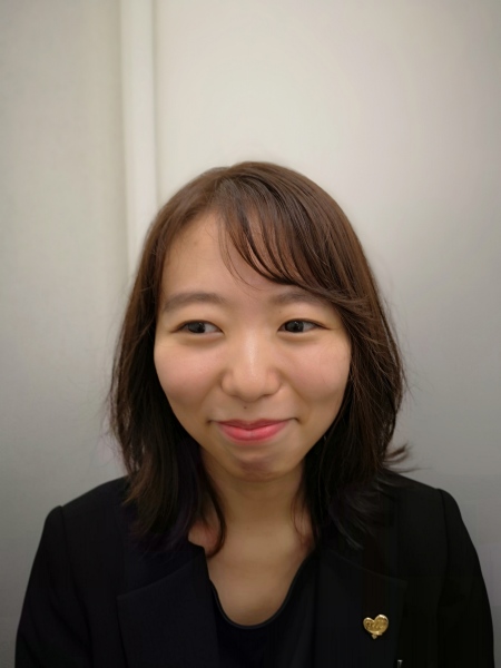 美容職人【Yoshinko】艶感あふれるナチュラルメイクが人気!