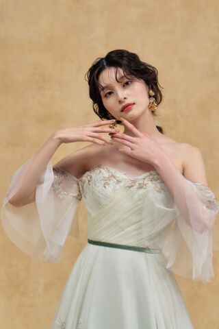 自然に優しく寄り添うドレス【Foglia - フォリア -】