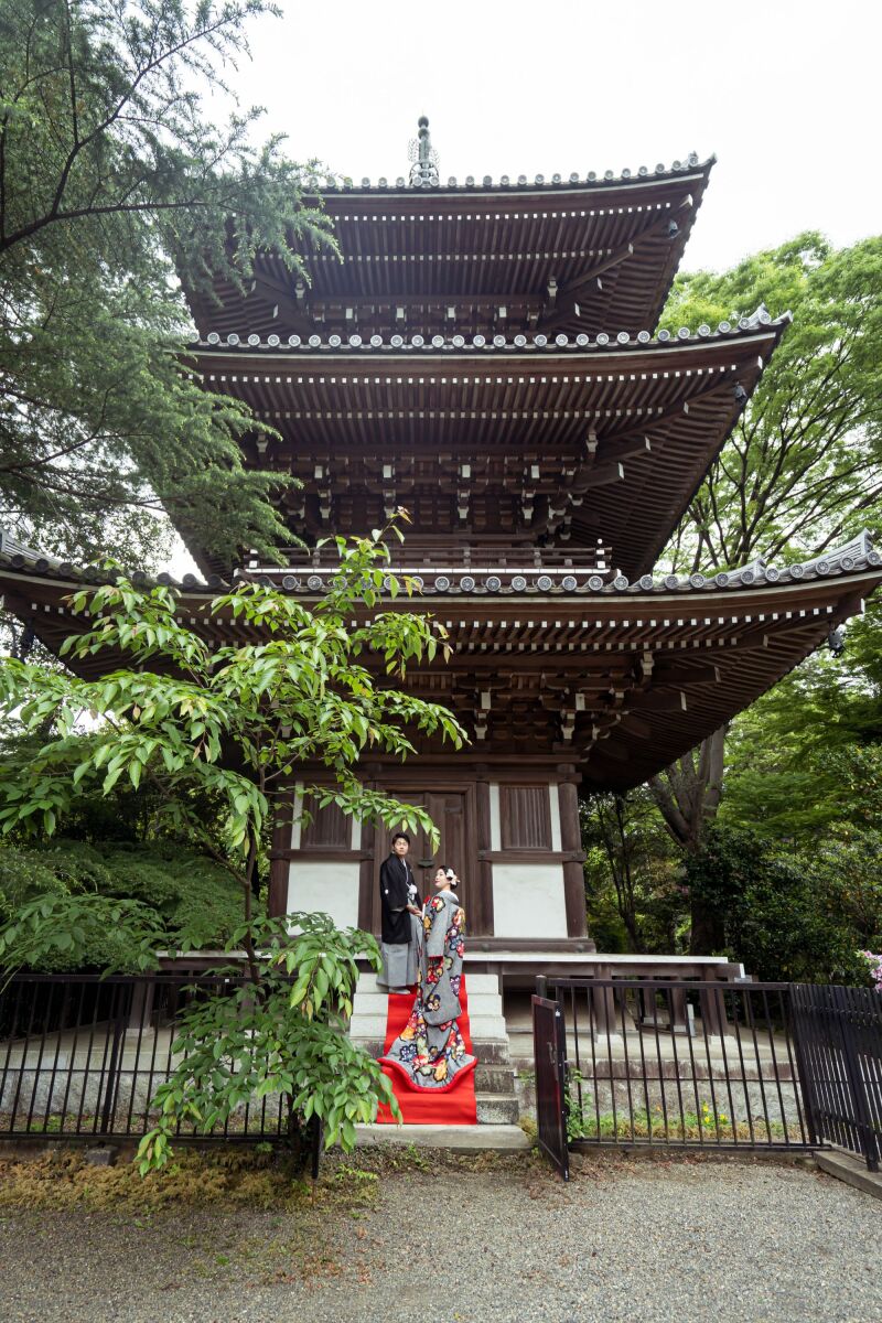 緑ゆたかな都内の寺院で記念の一枚を【高輪】