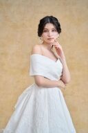 立体感の織りで魅せるドレス‼