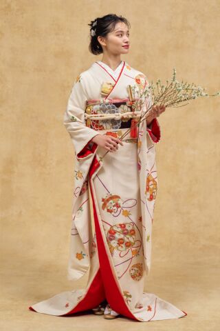 着物の柄に秘められた思い・・・【鈴】