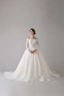 新作ドレスのご紹介です！