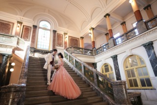 ピンクのカラードレス