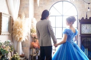 衣装に合わせたヘアアレンジ