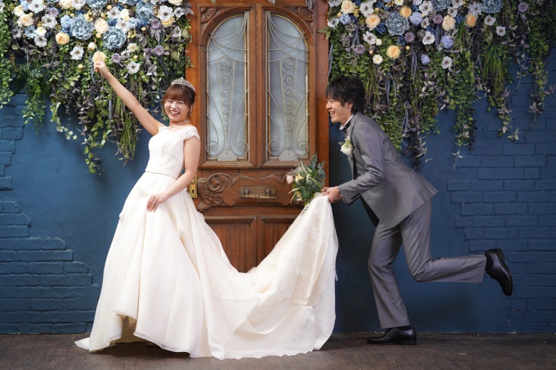 ウェディングドレスの白色