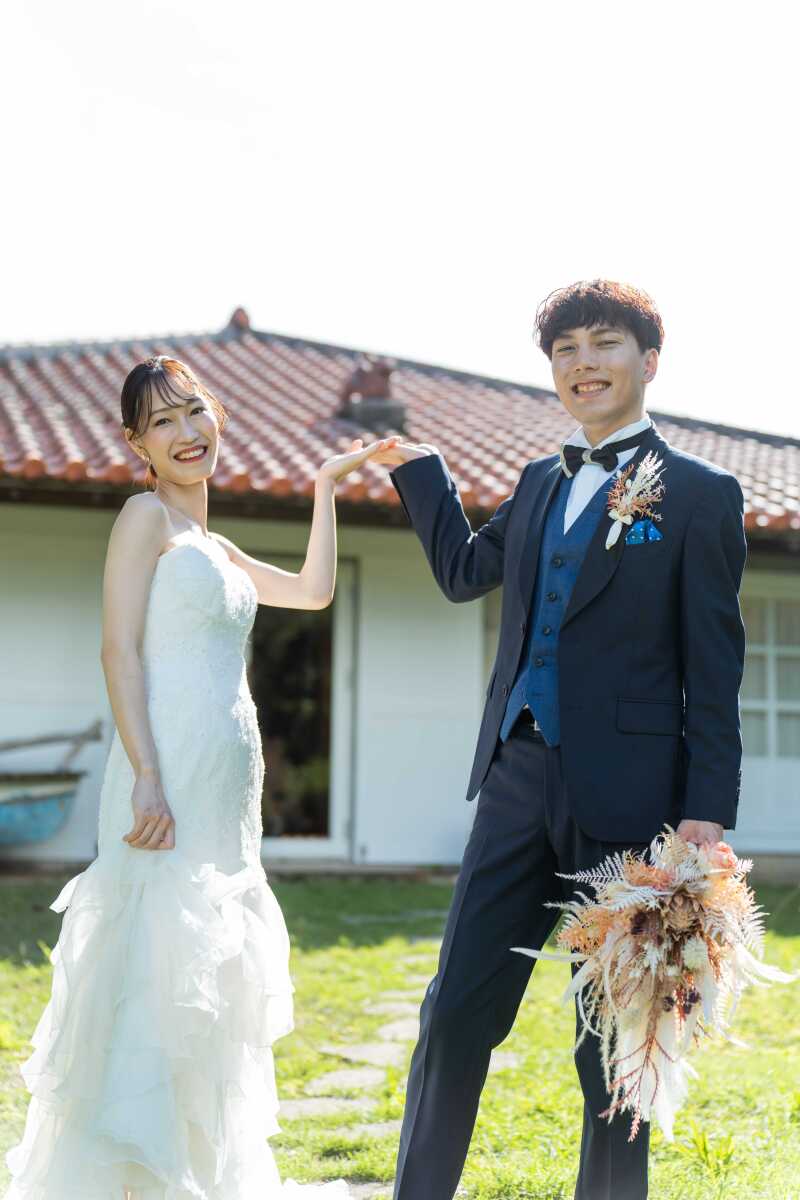 南国の花々に囲まれたガーデンフォトウェディング