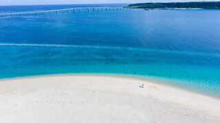 沖縄の海はなぜエメラルドグリーンなのか？　その謎を解く