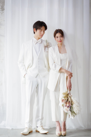 パンツスタイルのウエディング