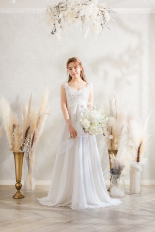 新入荷ホワイトドレス