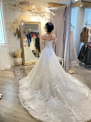 インポートドレス試着