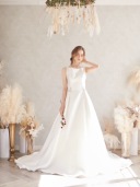 ホワイトインポートドレス