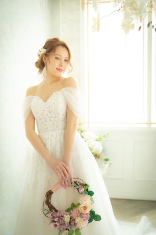 スタジオでソロウェディング