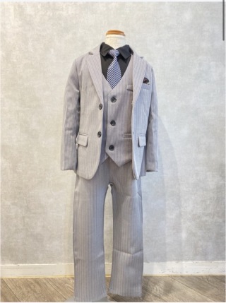 新入荷！キッズスーツ♪