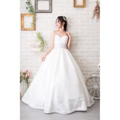 ☆ビジュー付きウェデイングドレス☆