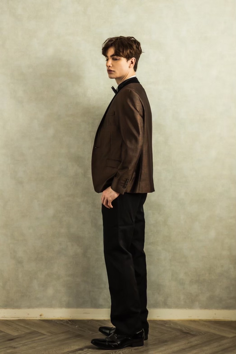 ブラウンタキシード