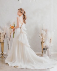 バックリボンが可愛い♡ホワイトドレス