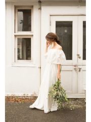 ☆オフショルダードレス☆