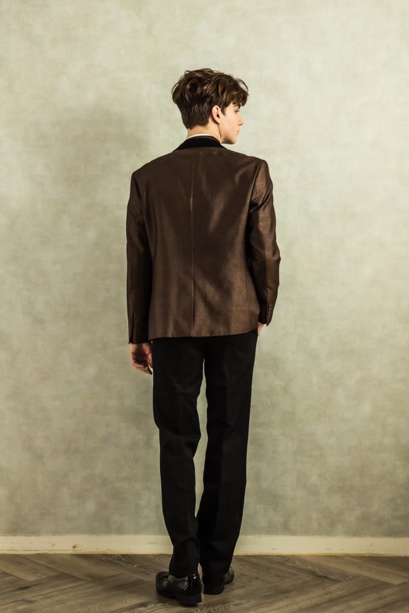 ブラウンタキシード