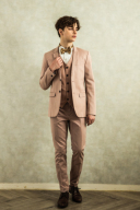 ピンクタキシード