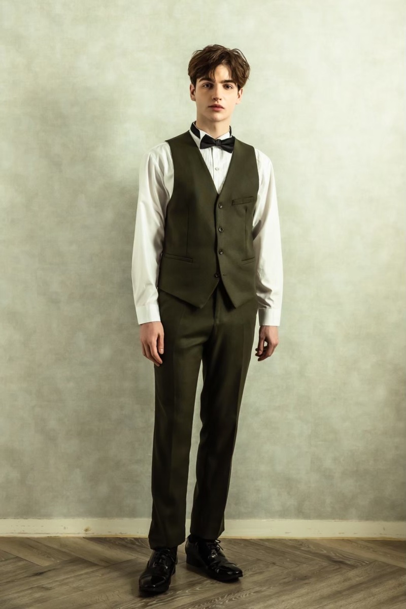 カーキタキシード