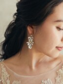 ビジューピアス