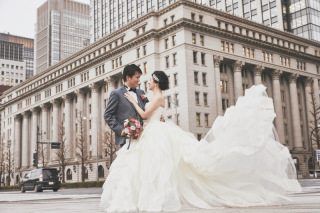 明治生命館外観にて