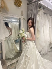 シンプルサテンドレス