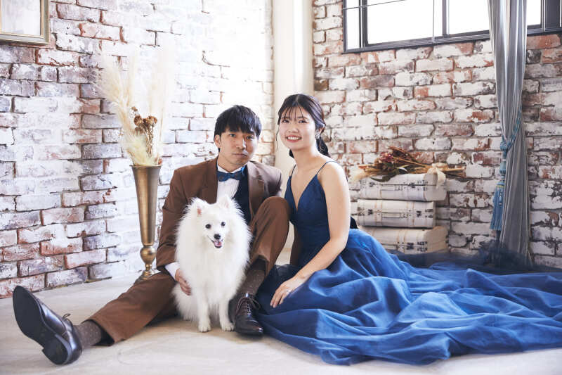 座ったポージング