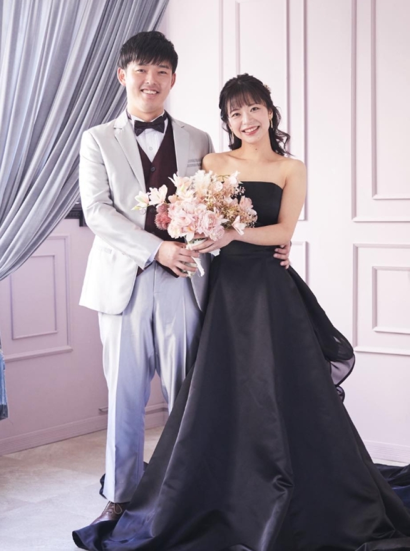 ブラックドレスでかっこよく