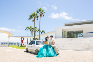 ウエディングドレスとカラードレスで迷われてる方に....