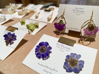 お花のアクセサリー