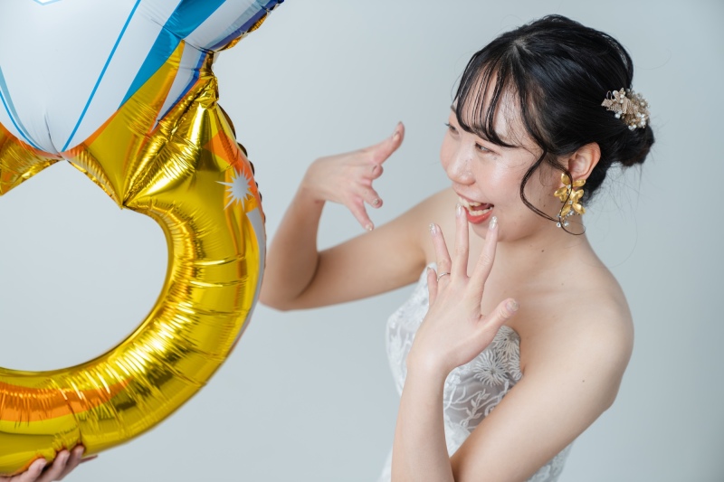 洋装ハウススタジオで小物ショット