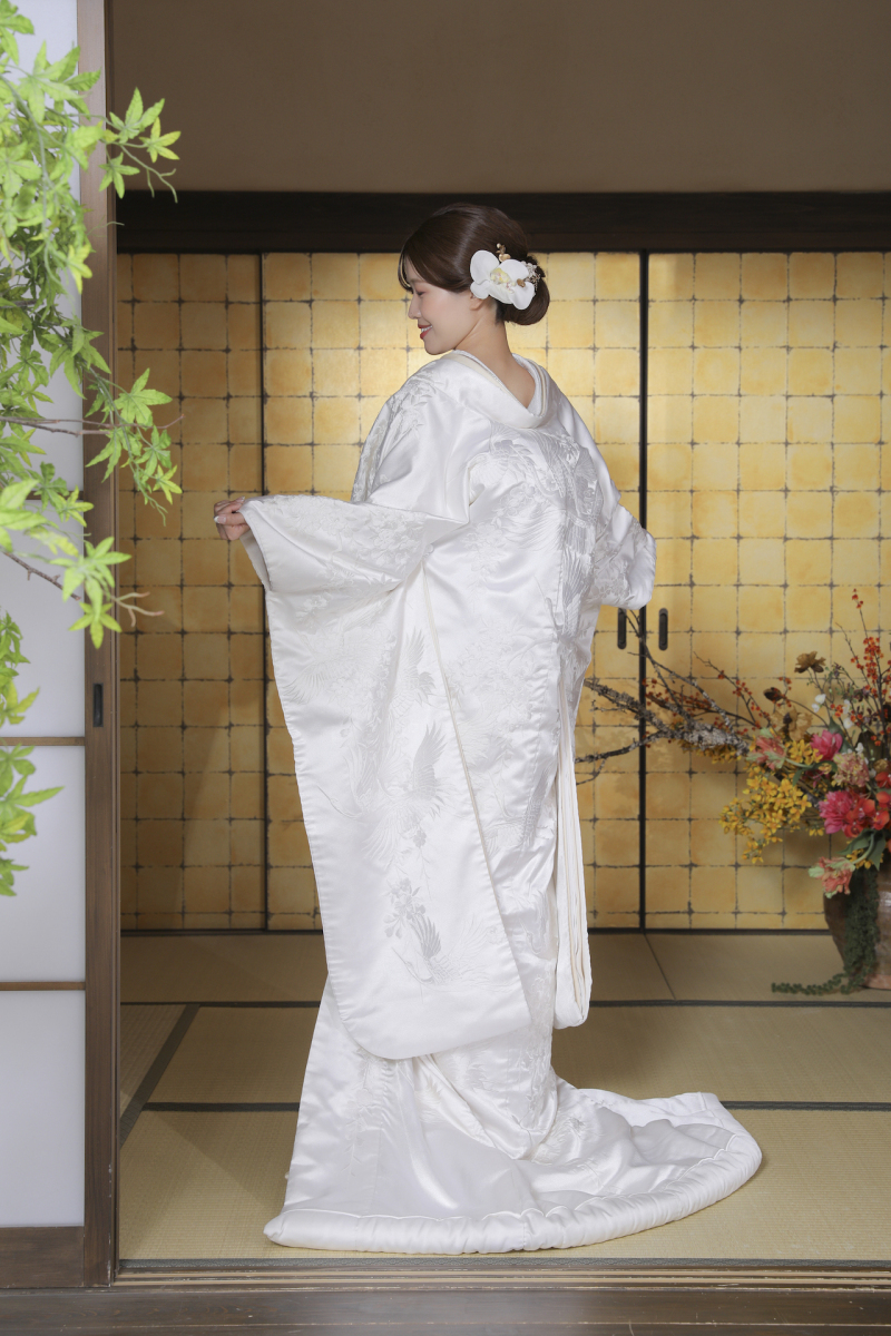 藤の花の掛下で和装撮影
