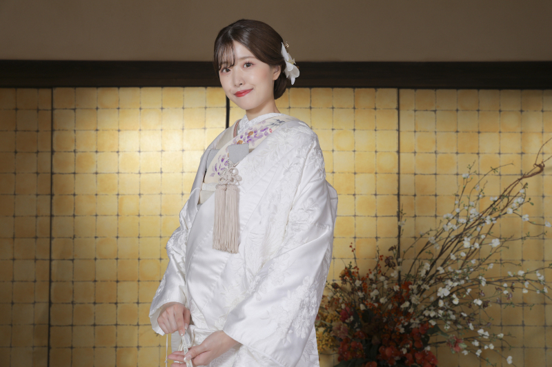 藤の花の掛下で和装撮影