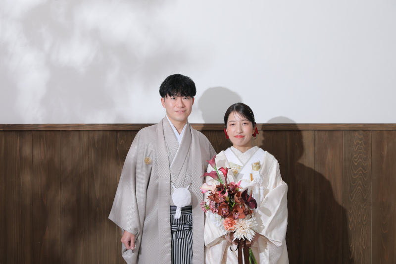 お持ち込みのお花と屋内庭園スタジオでの撮影