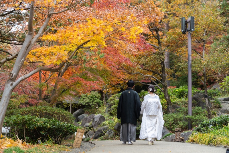 秋の昭和記念公園で楽しむ、和も洋も欲ばりウェディングフォト