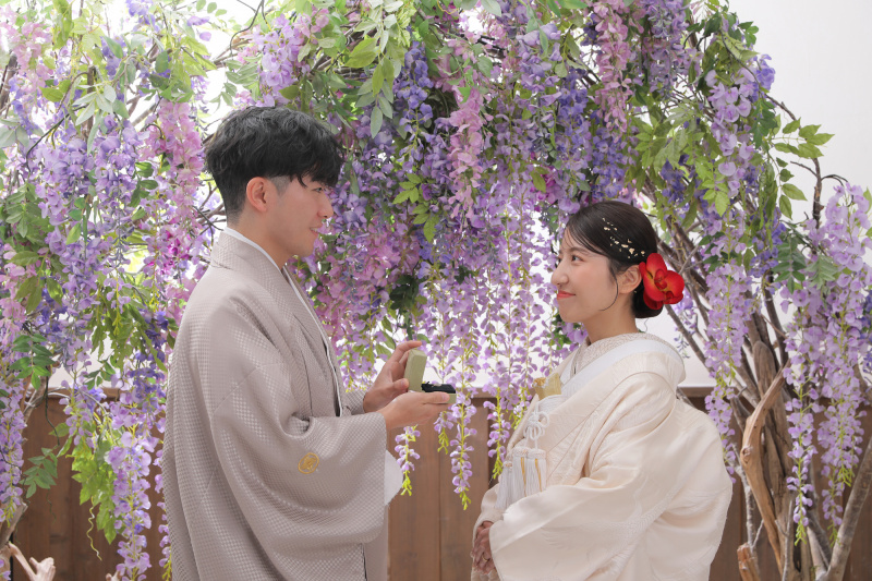 お持ち込みのお花と屋内庭園スタジオでの撮影
