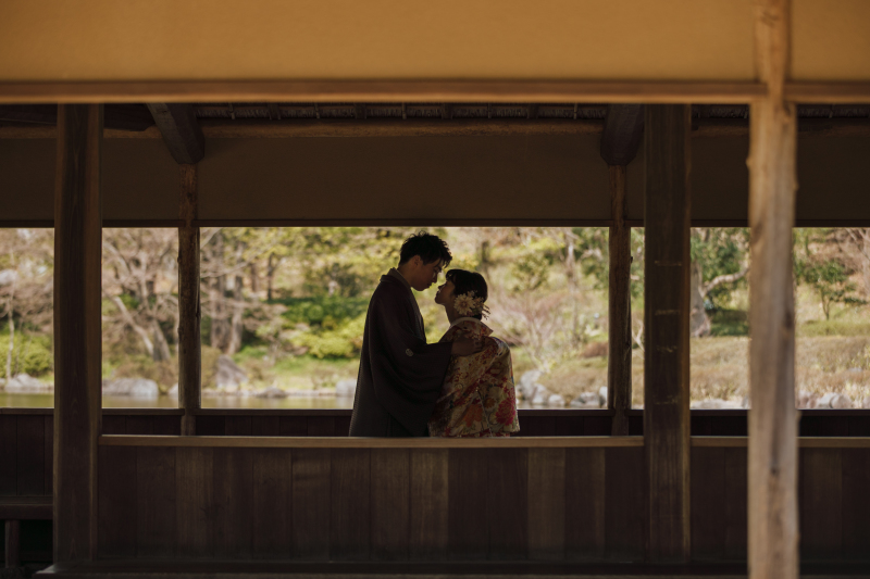菜の花と桜に囲まれて