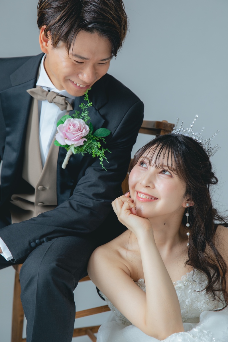 キラキラのヘアアクセサリーが印象的なお写真の紹介
