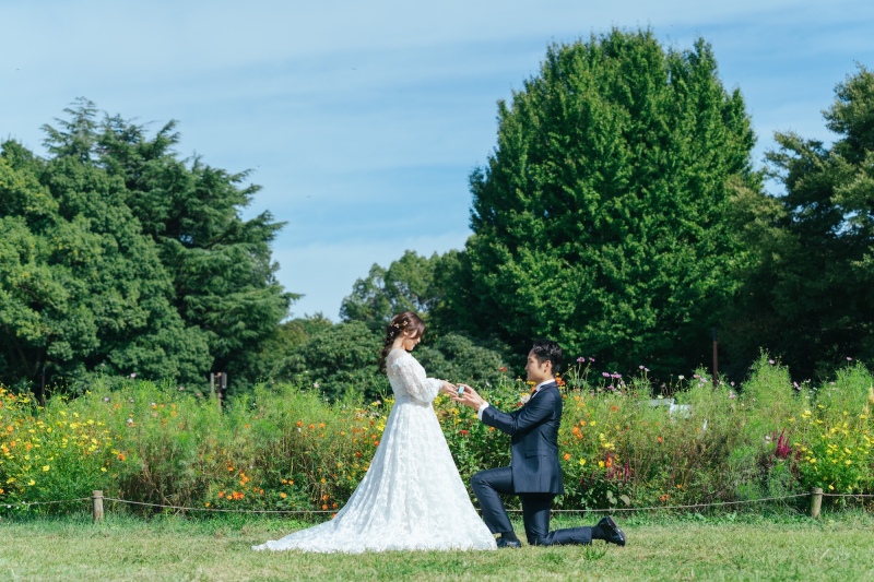 昭和記念公園のコスモスとブーケガーデンで紡ぐ、秋のウェディングフォト